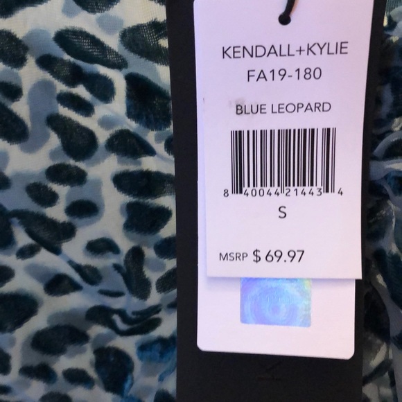 Top - Picture 3 of 3